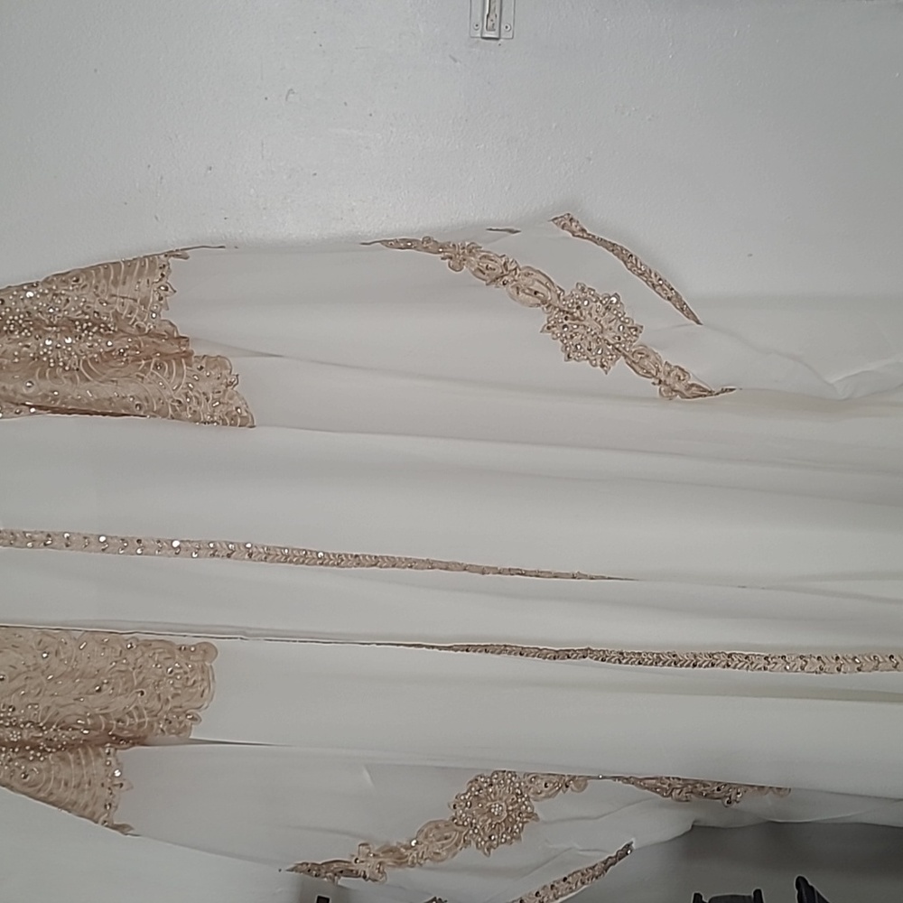 Arabic dress - Picture 2 of 4